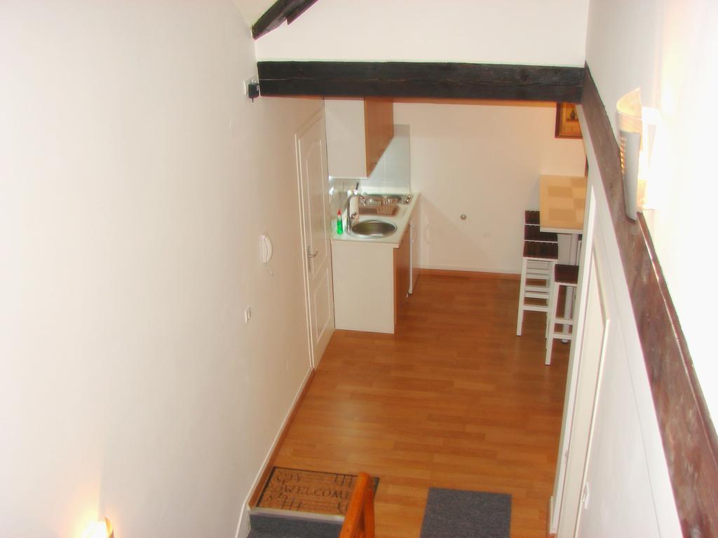 Kona Apartment Белград Стая снимка