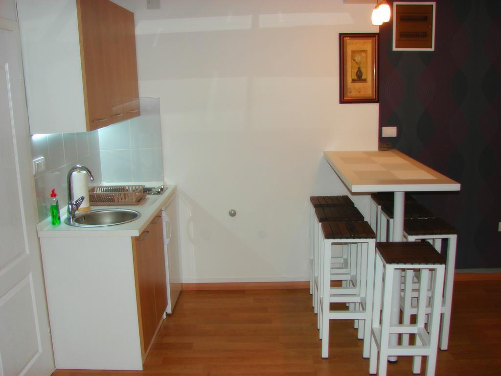 Kona Apartment Белград Стая снимка